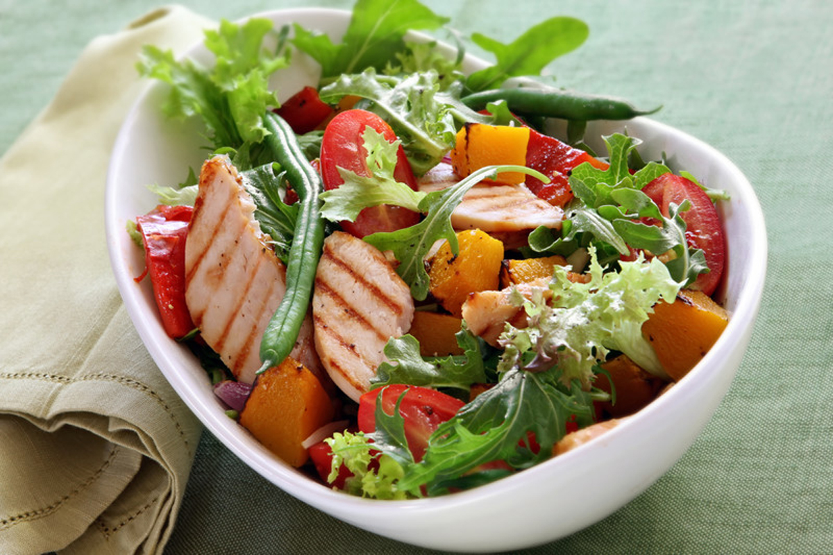 salad with chicken and vegetables