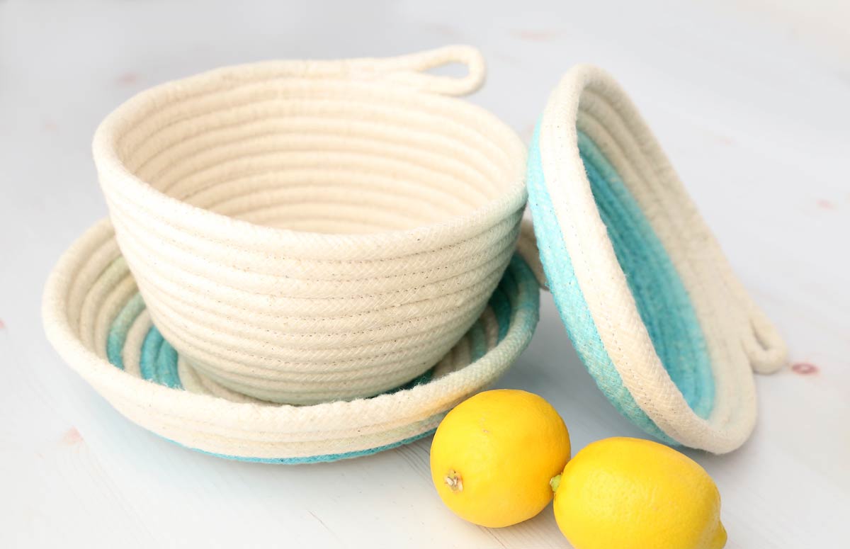 DIY rope bowls with lemons.
