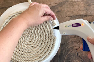 Gluing a new length of rope to the spiral