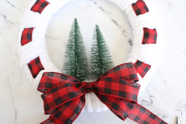 Finished bow added to wreath.