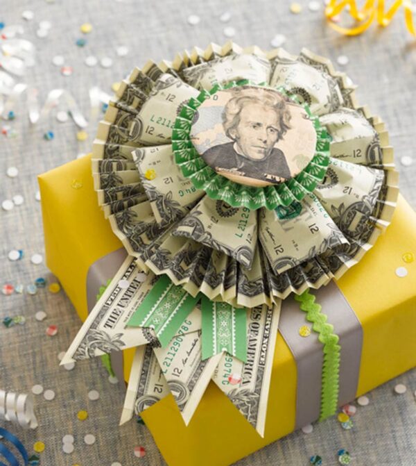 Money rosette on a gift.