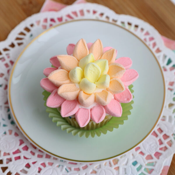 Flower cupcake decorated with mini marshmallows.