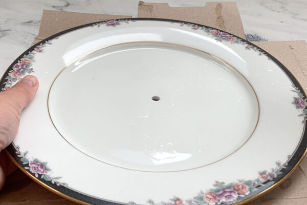 Plate with hole in the center.