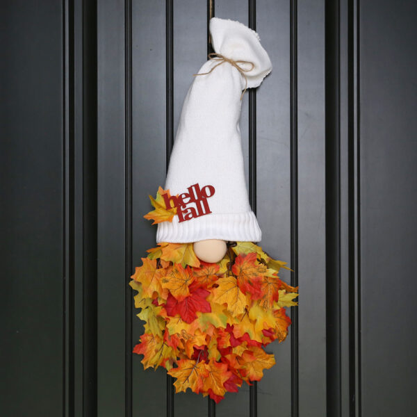 Fall gnome wreath on a front door.