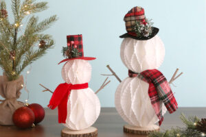 Cupcake liner snowmen.