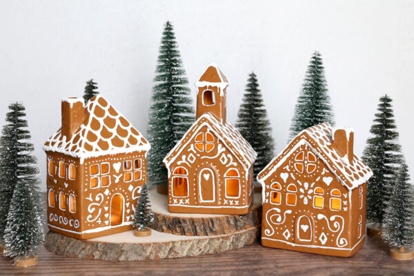 DIY ceramic gingerbread houses.