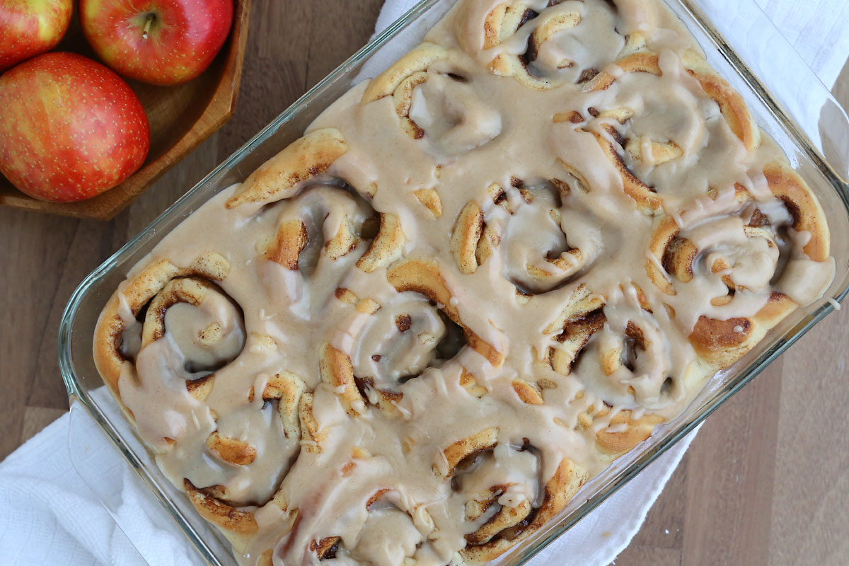 Pan of apple pie cinnamon rolls.